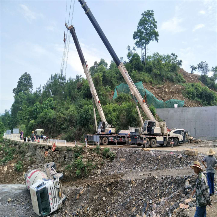 蚌埠禹会汽车掉沟里叫吊车救援要多少钱